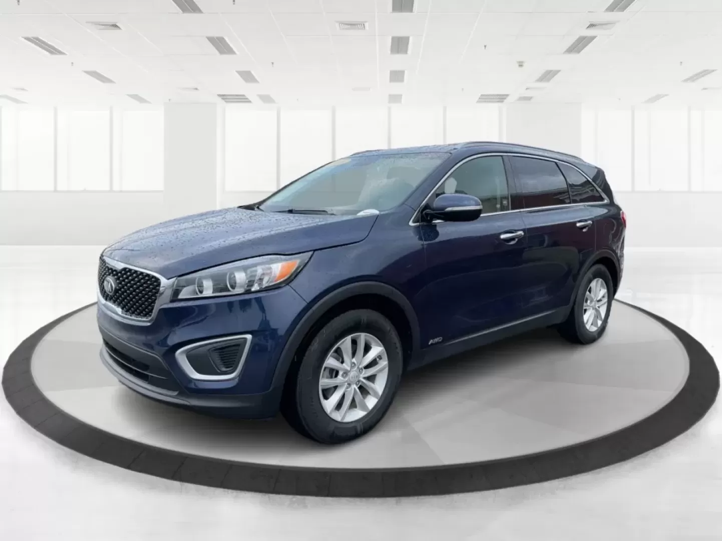 2018 Kia Sorento 2.4L LX (5XYPGDA30JG) with an 2.4L I-4 gasoline direct injection engine, located at 1230 East Main St, Xenia, OH, 45385, (937) 908-9800, 39.688026, -83.910172 - **Explore the Open Road in Style with the 2018 Kia Sorento - Perfect for Every Family Adventure!**<br /> <br /> Are you ready for your next family road trip or weekend getaway? The 2018 Kia Sorento is the SUV that will elevate your lifestyle and ensure every journey is memorable. With its spacious i - Photo#8