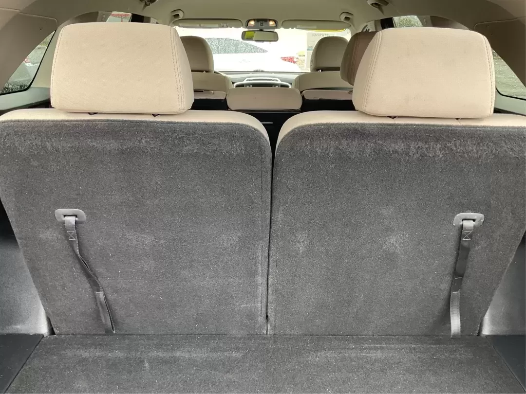 2018 Kia Sorento 2.4L LX (5XYPGDA30JG) with an 2.4L I-4 gasoline direct injection engine, located at 1230 East Main St, Xenia, OH, 45385, (937) 908-9800, 39.688026, -83.910172 - **Explore the Open Road in Style with the 2018 Kia Sorento - Perfect for Every Family Adventure!**<br /> <br /> Are you ready for your next family road trip or weekend getaway? The 2018 Kia Sorento is the SUV that will elevate your lifestyle and ensure every journey is memorable. With its spacious i - Photo#12