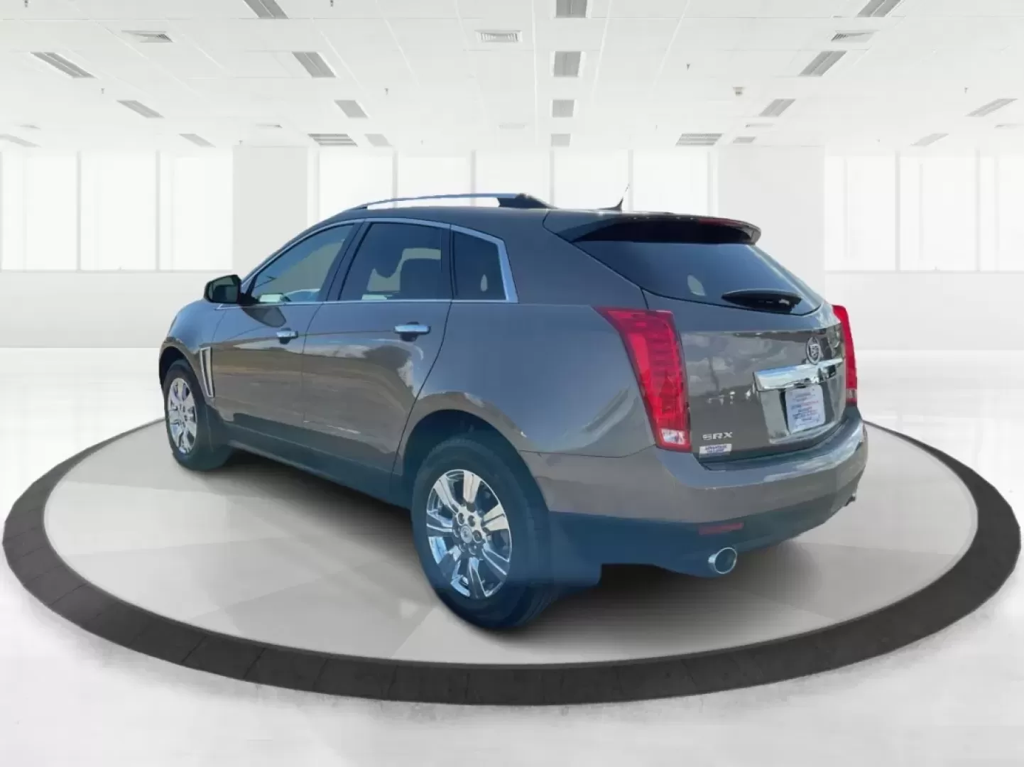 2014 Cadillac SRX Luxury Collection (3GYFNBE30ES) with an 3.6L V-6 gasoline direct injection engine, located at 1184 Kauffman Ave, Fairborn, OH, 45324, (937) 908-9800, 39.807072, -84.030914 - ### Experience Luxury and Versatility with the 2014 Cadillac SRX Luxury Collection at Advantage Car and Credit - Fairborn!<br /> <br /> Are you in search of the perfect vehicle to elevate your lifestyle? Whether you're a growing family needing a spacious ride, a commuter looking for comfort during l - Photo#4