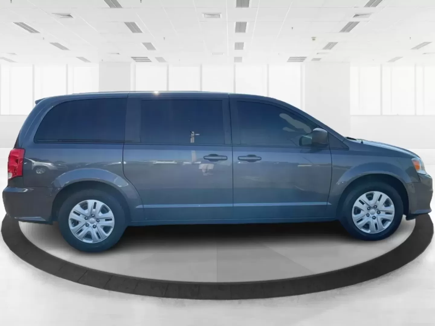 2018 Dodge Grand Caravan SE (2C4RDGBG5JR) with an Pentastar 3.6L V-6 DOHC engine, located at 4508 South Dixie Dr, Moraine, OH, 45439, (937) 908-9800, 39.689976, -84.218452 - **Explore the Open Road in Style with the 2018 Dodge Grand Caravan Perfect for Families on the Go!**<br /> <br /> Are you searching for a reliable vehicle that caters to your family's needs while offering comfort and versatility? Look no further than the 2018 Dodge Grand Caravan SE, available now a - Photo#1