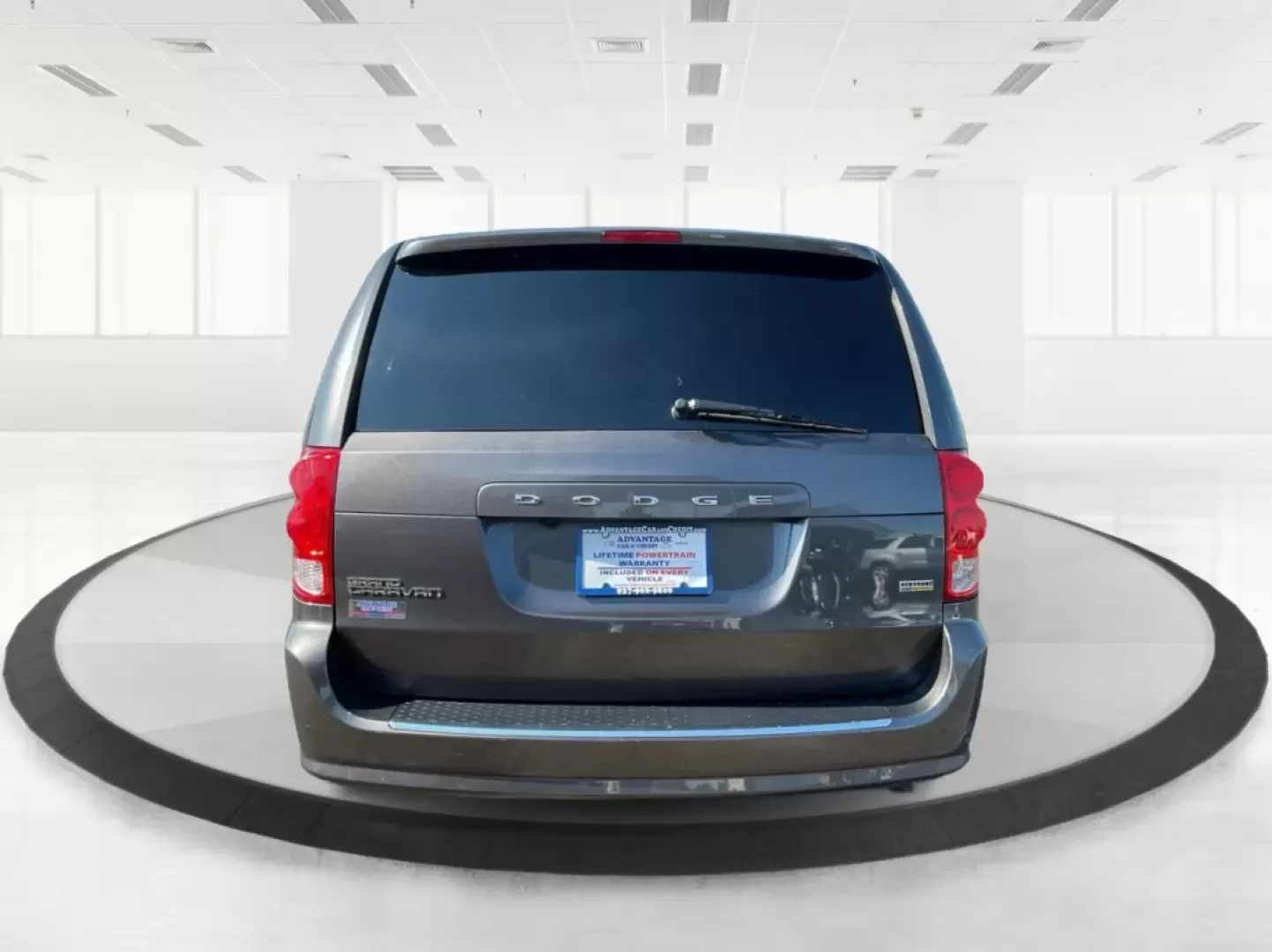 2018 Dodge Grand Caravan SE (2C4RDGBG5JR) with an Pentastar 3.6L V-6 DOHC engine, located at 1099 N County Rd 25A , Troy, OH, 45373, (937) 908-9800, 40.057079, -84.212883 - **Explore the Open Road in Style with the 2018 Dodge Grand Caravan Perfect for Families on the Go!**<br /> <br /> Are you searching for a reliable vehicle that caters to your family's needs while offering comfort and versatility? Look no further than the 2018 Dodge Grand Caravan SE, available now a - Photo#3
