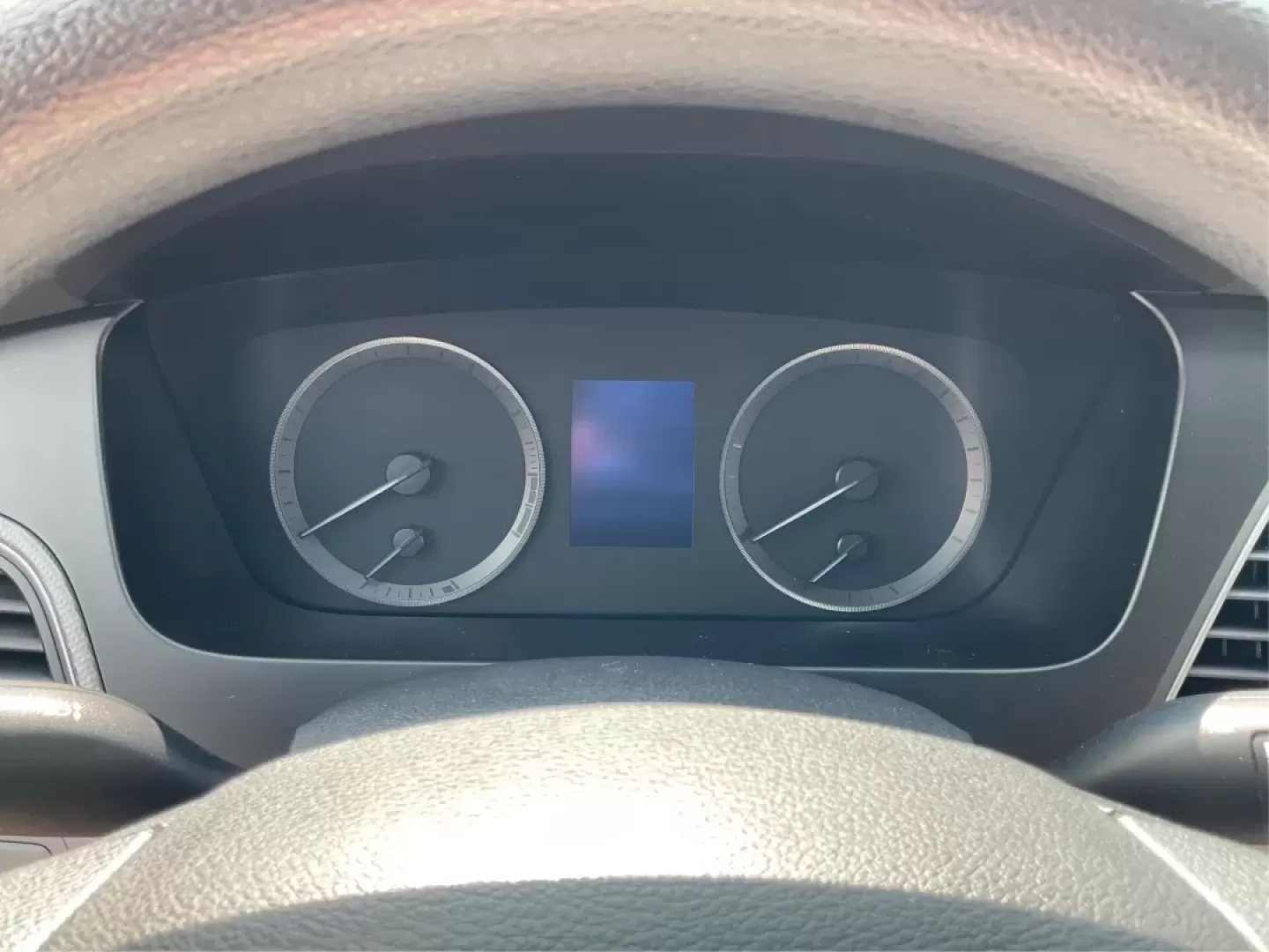 2016 Hyundai Sonata SE (5NPE24AF3GH) with an 2.4L I-4 gasoline direct injection engine, located at 4508 South Dixie Dr, Moraine, OH, 45439, (937) 908-9800, 39.689976, -84.218452 - **Discover Your Ideal Family Sedan: 2016 Hyundai Sonata SE at Advantage Car and Credit - Moraine**<br /> <br /> Are you in search of a dependable vehicle that perfectly fits your family's lifestyle or makes your daily commute a breeze? Look no further! Presenting the 2016 Hyundai Sonata SE, a stylis - Photo#15