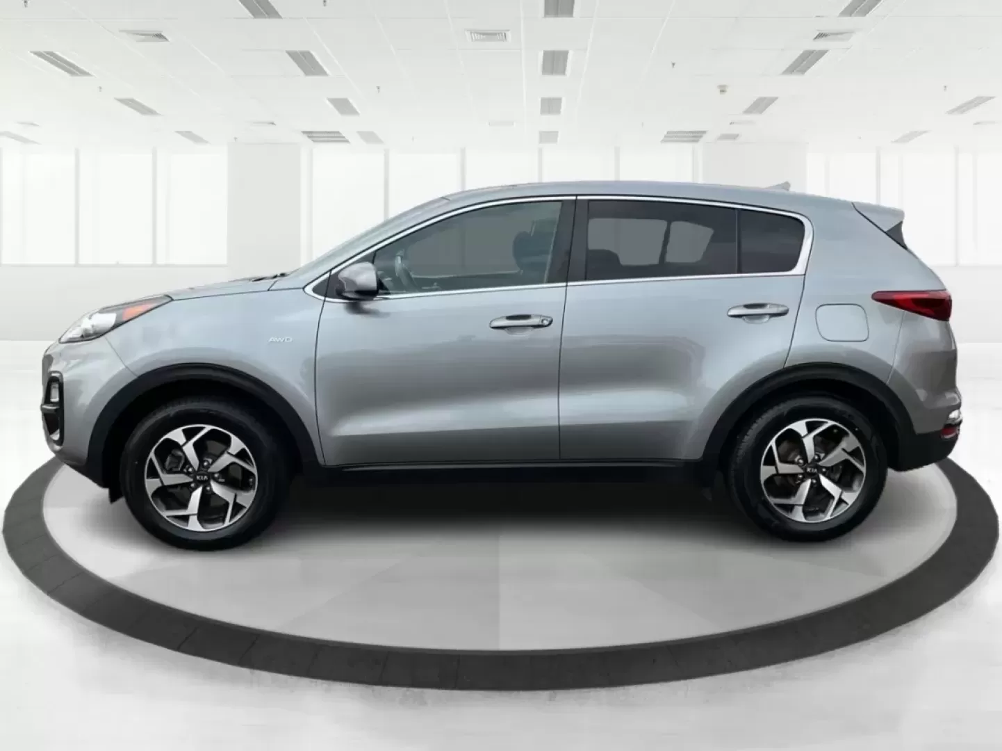 2020 Kia Sportage LX (KNDPMCAC7L7) with an Theta II 2.4L I-4 gasoline direct injection engine, located at 1951 S Dayton Lakeview Rd., New Carlisle, OH, 45344, (937) 908-9800, 39.890999, -84.050255 - **Adventure Awaits with the 2020 Kia Sportage LX Your Perfect Crossover Companion!**<br /> <br /> Are you ready to elevate your daily commutes or embark on unforgettable road trips with your family? Look no further! At Advantage Car and Credit in Fairborn, OH, we proudly present this stylish 2020 K - Photo#5