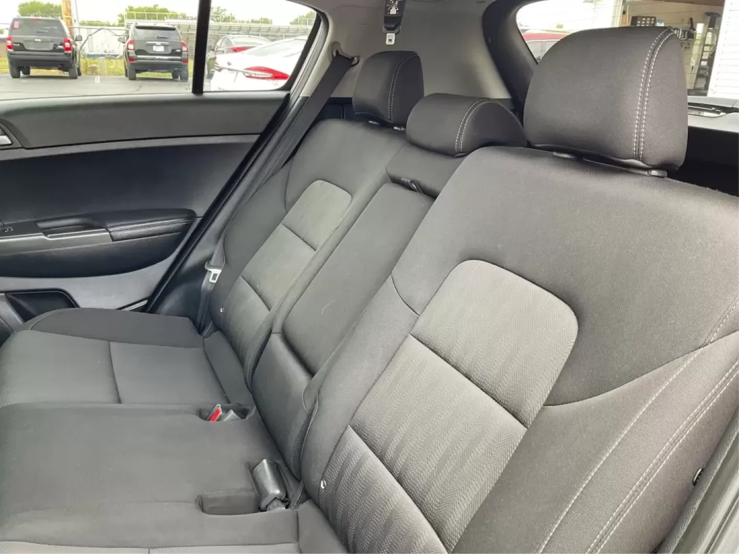 2020 Kia Sportage LX (KNDPMCAC7L7) with an Theta II 2.4L I-4 gasoline direct injection engine, located at 1951 S Dayton Lakeview Rd., New Carlisle, OH, 45344, (937) 908-9800, 39.890999, -84.050255 - **Adventure Awaits with the 2020 Kia Sportage LX Your Perfect Crossover Companion!**<br /> <br /> Are you ready to elevate your daily commutes or embark on unforgettable road trips with your family? Look no further! At Advantage Car and Credit in Fairborn, OH, we proudly present this stylish 2020 K - Photo#10