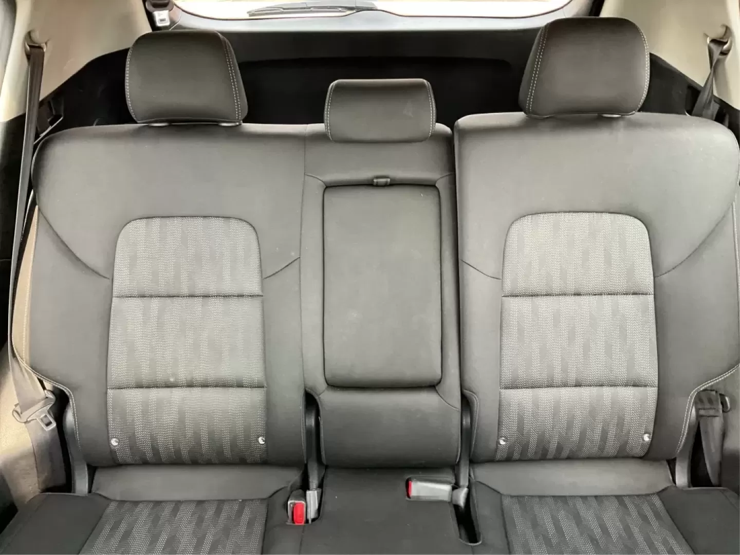 2020 Kia Sportage LX (KNDPMCAC7L7) with an Theta II 2.4L I-4 gasoline direct injection engine, located at 1951 S Dayton Lakeview Rd., New Carlisle, OH, 45344, (937) 908-9800, 39.890999, -84.050255 - **Adventure Awaits with the 2020 Kia Sportage LX Your Perfect Crossover Companion!**<br /> <br /> Are you ready to elevate your daily commutes or embark on unforgettable road trips with your family? Look no further! At Advantage Car and Credit in Fairborn, OH, we proudly present this stylish 2020 K - Photo#14