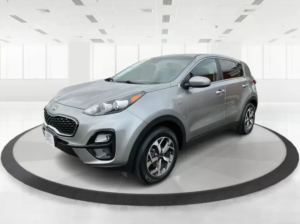 2020 Kia Sportage LX (KNDPMCAC7L7) with an Theta II 2.4L I-4 gasoline direct injection engine, 6A transmission, located at 1184 Kauffman Ave, Fairborn, OH, 45324, (937) 908-9800, 39.807072, -84.030914 - **Adventure Awaits with the 2020 Kia Sportage LX Your Perfect Crossover Companion!**<br /> <br /> Are you ready to elevate your daily commutes or embark on unforgettable road trips with your family? Look no further! At Advantage Car and Credit in Fairborn, OH, we proudly present this stylish 2020 K - Photo#8