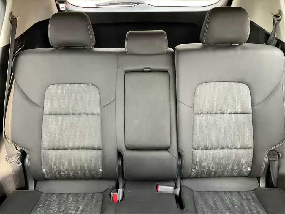 2020 Kia Sportage LX (KNDPMCAC7L7) with an Theta II 2.4L I-4 gasoline direct injection engine, 6A transmission, located at 1184 Kauffman Ave, Fairborn, OH, 45324, (937) 908-9800, 39.807072, -84.030914 - **Adventure Awaits with the 2020 Kia Sportage LX Your Perfect Crossover Companion!**<br /> <br /> Are you ready to elevate your daily commutes or embark on unforgettable road trips with your family? Look no further! At Advantage Car and Credit in Fairborn, OH, we proudly present this stylish 2020 K - Photo#14