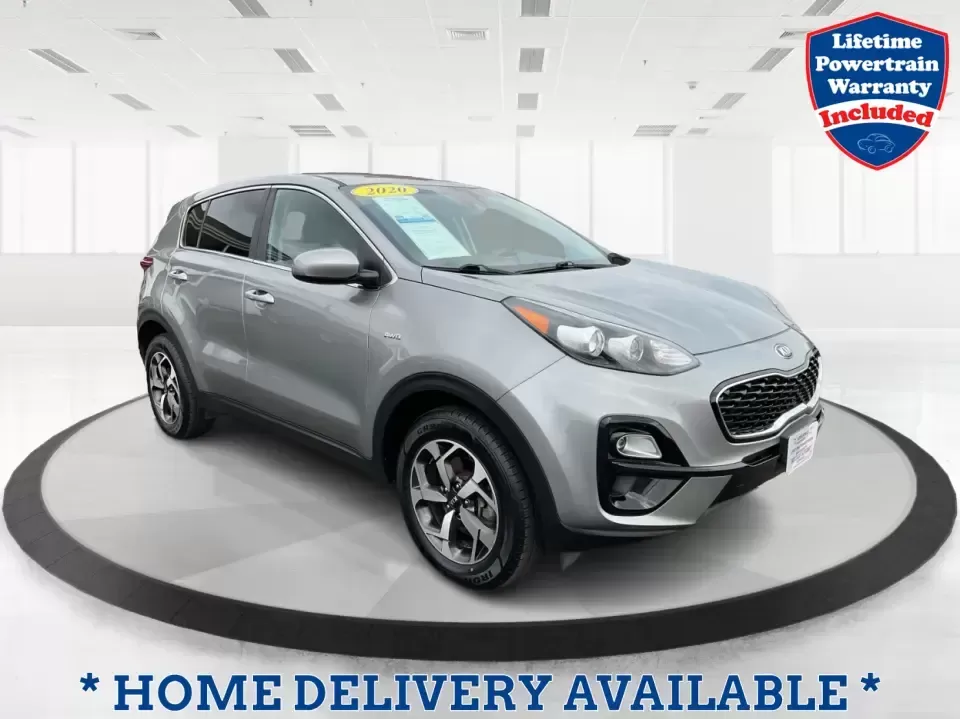 2020 Kia Sportage LX (KNDPMCAC7L7) with an Theta II 2.4L I-4 gasoline direct injection engine, 6A transmission, located at 1230 East Main St, Xenia, OH, 45385, (937) 908-9800, 39.688026, -83.910172 - **Adventure Awaits with the 2020 Kia Sportage LX Your Perfect Crossover Companion!**<br /> <br /> Are you ready to elevate your daily commutes or embark on unforgettable road trips with your family? Look no further! At Advantage Car and Credit in Fairborn, OH, we proudly present this stylish 2020 K - Photo#0