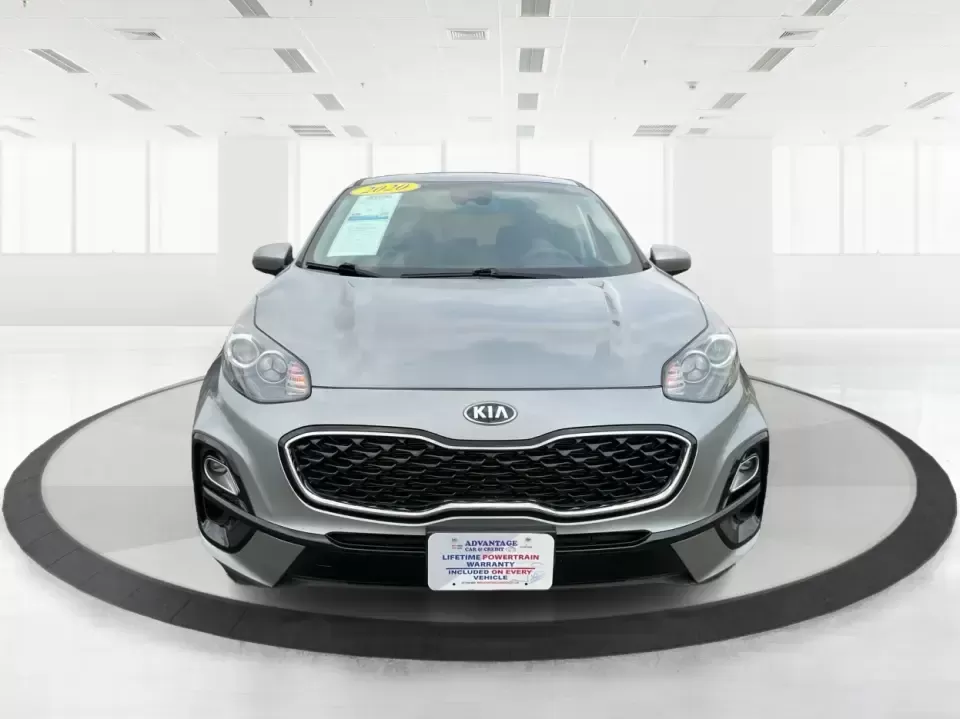 2020 Kia Sportage LX (KNDPMCAC7L7) with an Theta II 2.4L I-4 gasoline direct injection engine, 6A transmission, located at 1230 East Main St, Xenia, OH, 45385, (937) 908-9800, 39.688026, -83.910172 - **Adventure Awaits with the 2020 Kia Sportage LX Your Perfect Crossover Companion!**<br /> <br /> Are you ready to elevate your daily commutes or embark on unforgettable road trips with your family? Look no further! At Advantage Car and Credit in Fairborn, OH, we proudly present this stylish 2020 K - Photo#7