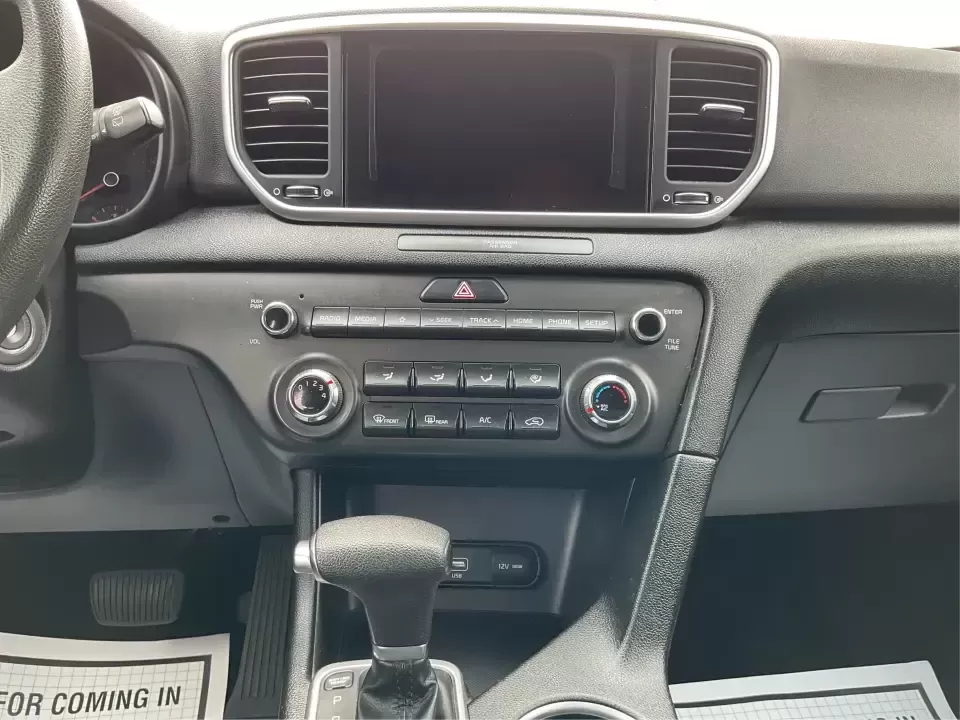 2020 Kia Sportage LX (KNDPMCAC7L7) with an Theta II 2.4L I-4 gasoline direct injection engine, 6A transmission, located at 1230 East Main St, Xenia, OH, 45385, (937) 908-9800, 39.688026, -83.910172 - **Adventure Awaits with the 2020 Kia Sportage LX Your Perfect Crossover Companion!**<br /> <br /> Are you ready to elevate your daily commutes or embark on unforgettable road trips with your family? Look no further! At Advantage Car and Credit in Fairborn, OH, we proudly present this stylish 2020 K - Photo#13