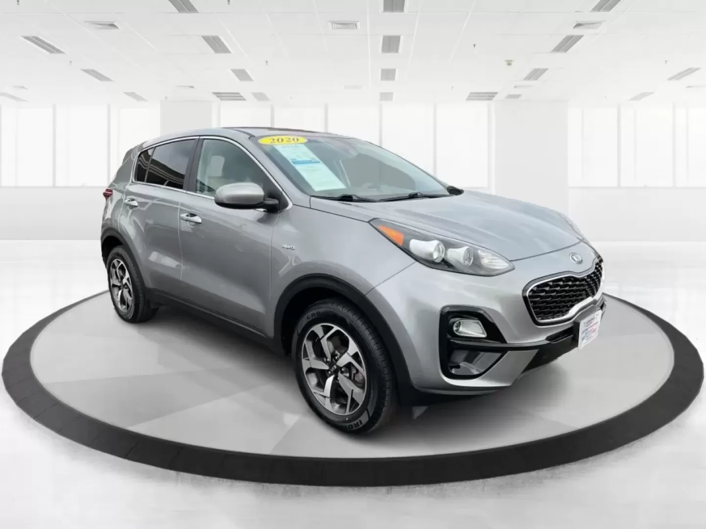 2020 Kia Sportage LX (KNDPMCAC7L7) with an Theta II 2.4L I-4 gasoline direct injection engine, located at 1184 Kauffman Ave, Fairborn, OH, 45324, (937) 908-9800, 39.807072, -84.030914 - **Adventure Awaits with the 2020 Kia Sportage LX Your Perfect Crossover Companion!**<br /> <br /> Are you ready to elevate your daily commutes or embark on unforgettable road trips with your family? Look no further! At Advantage Car and Credit in Fairborn, OH, we proudly present this stylish 2020 K - Photo#0
