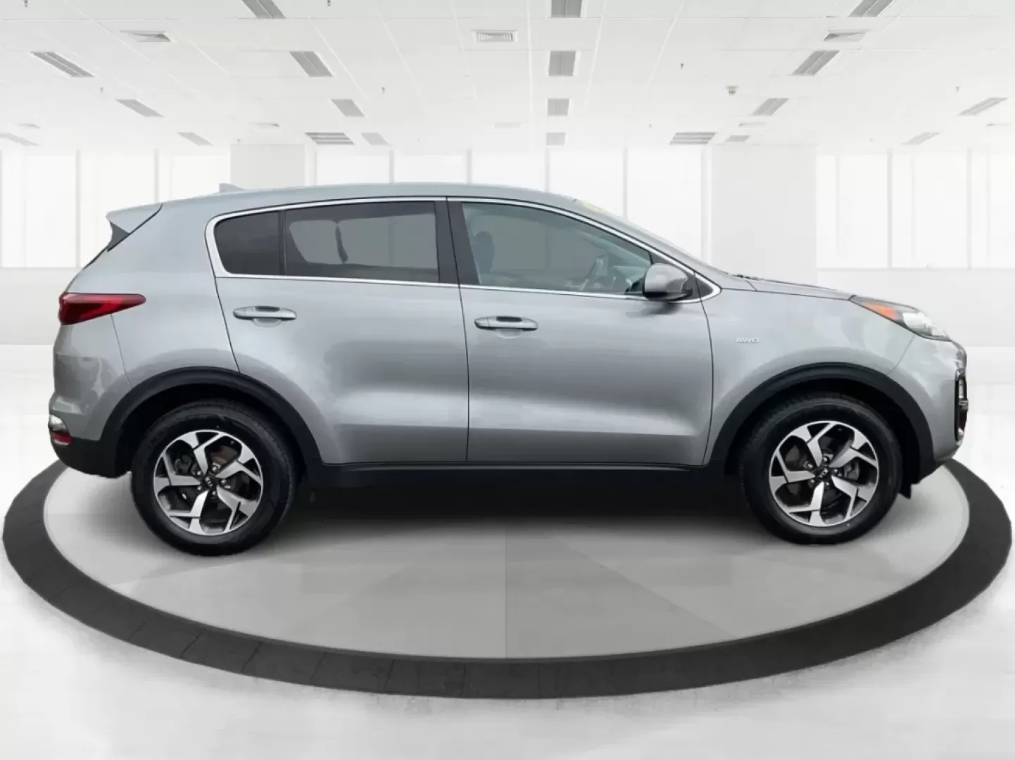 2020 Kia Sportage LX (KNDPMCAC7L7) with an Theta II 2.4L I-4 gasoline direct injection engine, located at 1184 Kauffman Ave, Fairborn, OH, 45324, (937) 908-9800, 39.807072, -84.030914 - **Adventure Awaits with the 2020 Kia Sportage LX Your Perfect Crossover Companion!**<br /> <br /> Are you ready to elevate your daily commutes or embark on unforgettable road trips with your family? Look no further! At Advantage Car and Credit in Fairborn, OH, we proudly present this stylish 2020 K - Photo#1