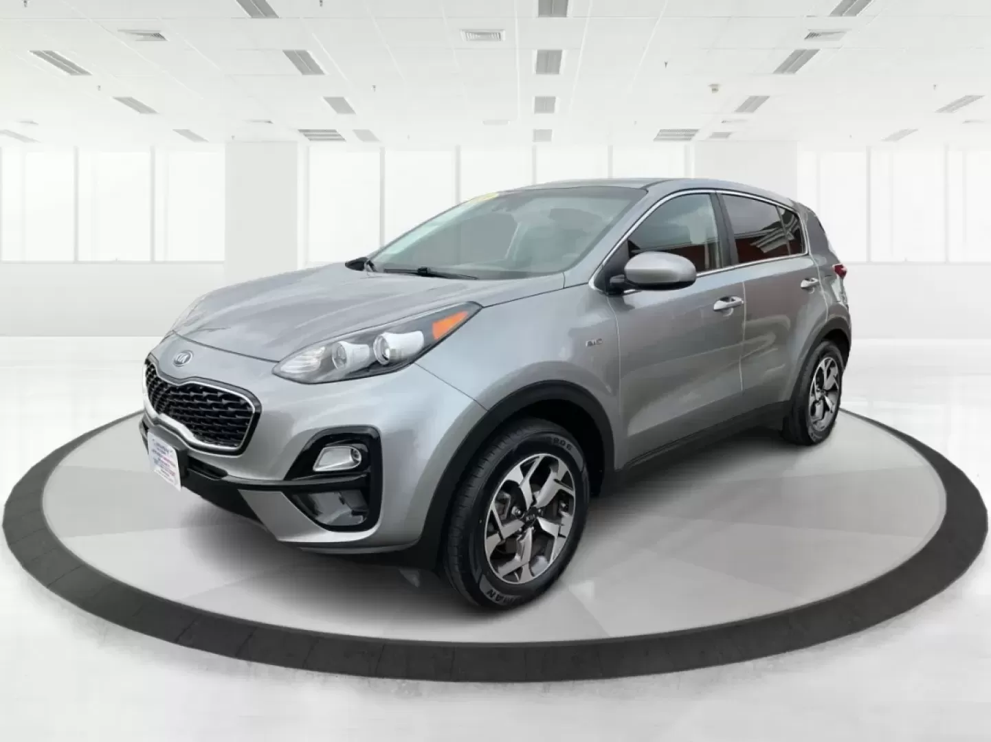 2020 Kia Sportage LX (KNDPMCAC7L7) with an Theta II 2.4L I-4 gasoline direct injection engine, located at 1184 Kauffman Ave, Fairborn, OH, 45324, (937) 908-9800, 39.807072, -84.030914 - **Adventure Awaits with the 2020 Kia Sportage LX Your Perfect Crossover Companion!**<br /> <br /> Are you ready to elevate your daily commutes or embark on unforgettable road trips with your family? Look no further! At Advantage Car and Credit in Fairborn, OH, we proudly present this stylish 2020 K - Photo#8
