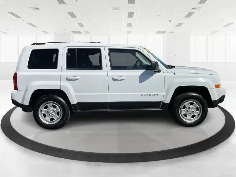 2016 Jeep Patriot Sport (1C4NJPBA0GD) with an 2.0L L4 DOHC 16V engine, Automatic transmission, located at 1951 S Dayton Lakeview Rd., New Carlisle, OH, 45344, (937) 908-9800, 39.890999, -84.050255 - **Unleash Your Adventurous Spirit with This 2016 Jeep Patriot Sport!**<br /> <br /> Are you looking for the perfect vehicle to elevate your weekend adventures or a reliable daily commuter? Look no further than this **2016 Jeep Patriot Sport**, now available at **Advantage Car and Credit - Xenia**. N - Photo#1