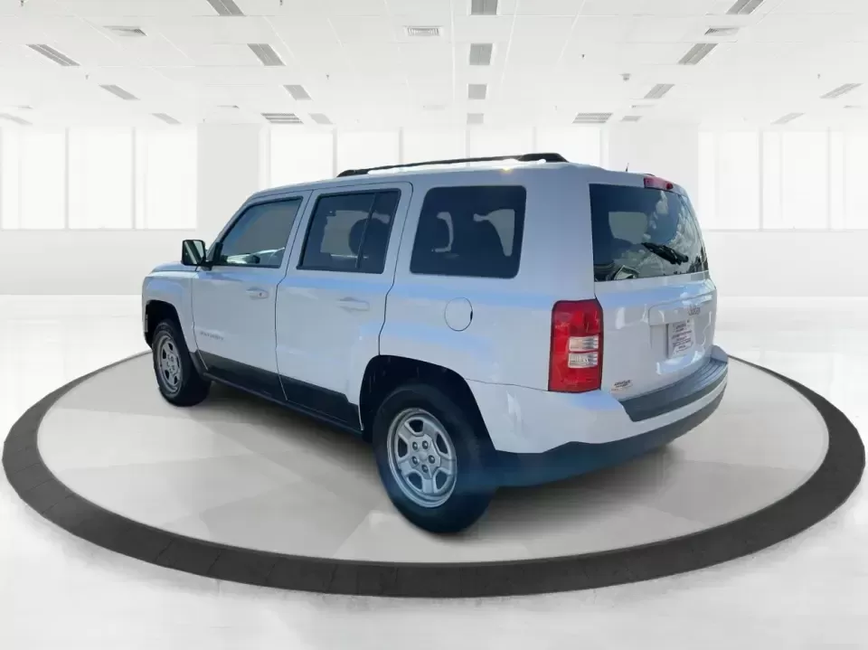 2016 Jeep Patriot Sport (1C4NJPBA0GD) with an 2.0L L4 DOHC 16V engine, Automatic transmission, located at 1951 S Dayton Lakeview Rd., New Carlisle, OH, 45344, (937) 908-9800, 39.890999, -84.050255 - **Unleash Your Adventurous Spirit with This 2016 Jeep Patriot Sport!**<br /> <br /> Are you looking for the perfect vehicle to elevate your weekend adventures or a reliable daily commuter? Look no further than this **2016 Jeep Patriot Sport**, now available at **Advantage Car and Credit - Xenia**. N - Photo#4