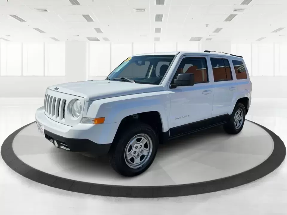 2016 Jeep Patriot Sport (1C4NJPBA0GD) with an 2.0L L4 DOHC 16V engine, Automatic transmission, located at 1951 S Dayton Lakeview Rd., New Carlisle, OH, 45344, (937) 908-9800, 39.890999, -84.050255 - **Unleash Your Adventurous Spirit with This 2016 Jeep Patriot Sport!**<br /> <br /> Are you looking for the perfect vehicle to elevate your weekend adventures or a reliable daily commuter? Look no further than this **2016 Jeep Patriot Sport**, now available at **Advantage Car and Credit - Xenia**. N - Photo#8