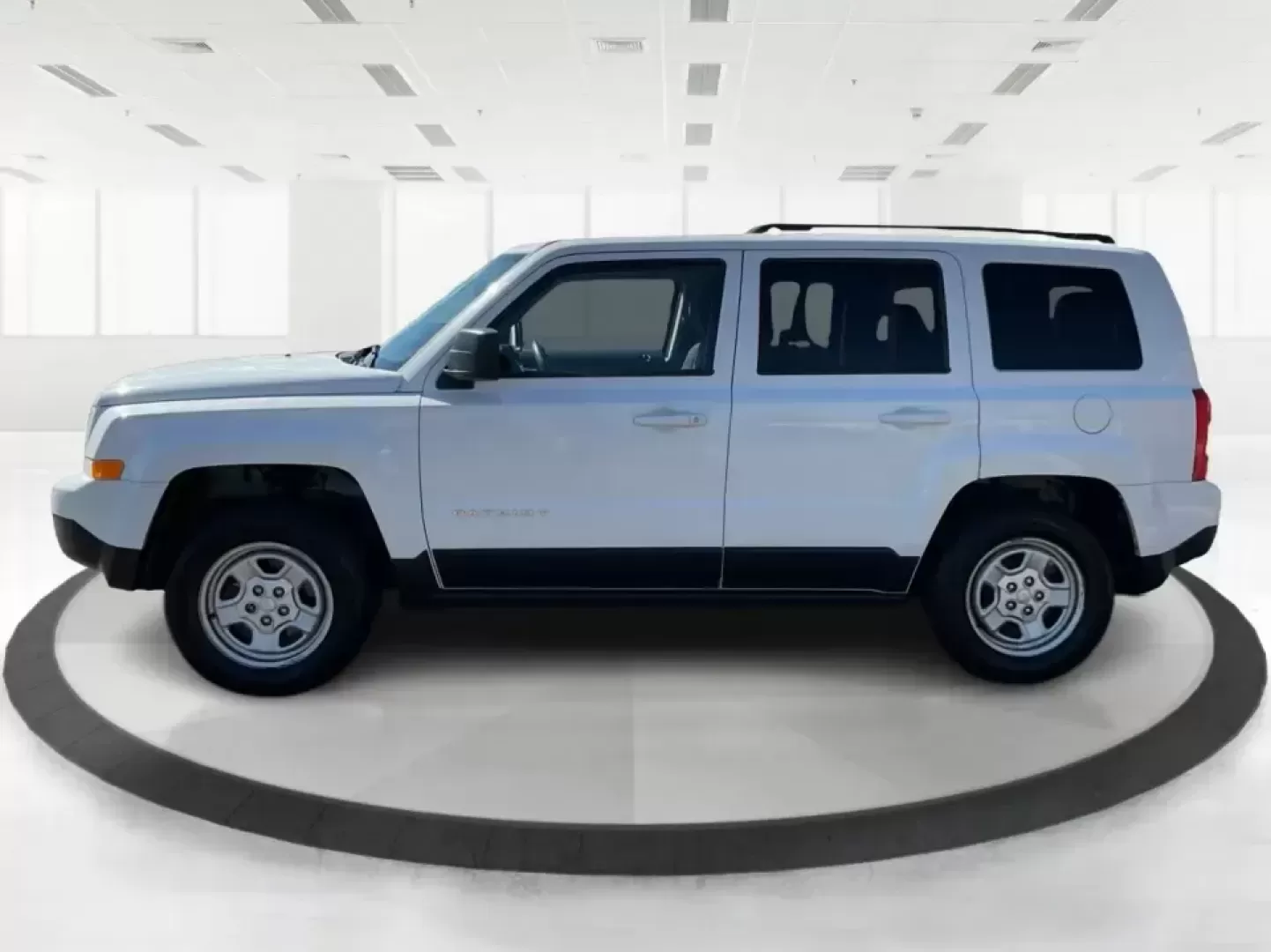 2016 Jeep Patriot Sport (1C4NJPBA0GD) with an 2.0L L4 DOHC 16V engine, Automatic transmission, located at 4508 South Dixie Dr, Moraine, OH, 45439, (937) 908-9800, 39.689976, -84.218452 - Picture your next Ohio weekend: a quick commute up South Dixie Drive, a grocery run near the Dayton Mall area, then an easy escape to Twin Creek MetroPark or a day trip into downtown Dayton-without driving something oversized or hard on your budget. This 2016 Jeep Patriot Sport is the kind of compac - Photo#5