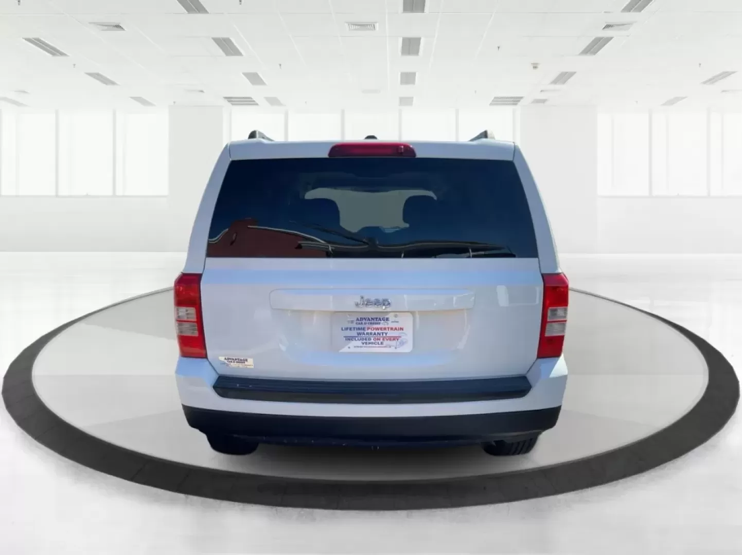 2016 Jeep Patriot Sport (1C4NJPBA0GD) with an Other engine, located at 1230 East Main St, Xenia, OH, 45385, (937) 908-9800, 39.688026, -83.910172 - **Unleash Your Adventurous Spirit with This 2016 Jeep Patriot Sport!**<br /> <br /> Are you looking for the perfect vehicle to elevate your weekend adventures or a reliable daily commuter? Look no further than this **2016 Jeep Patriot Sport**, now available at **Advantage Car and Credit - Xenia**. N - Photo#3