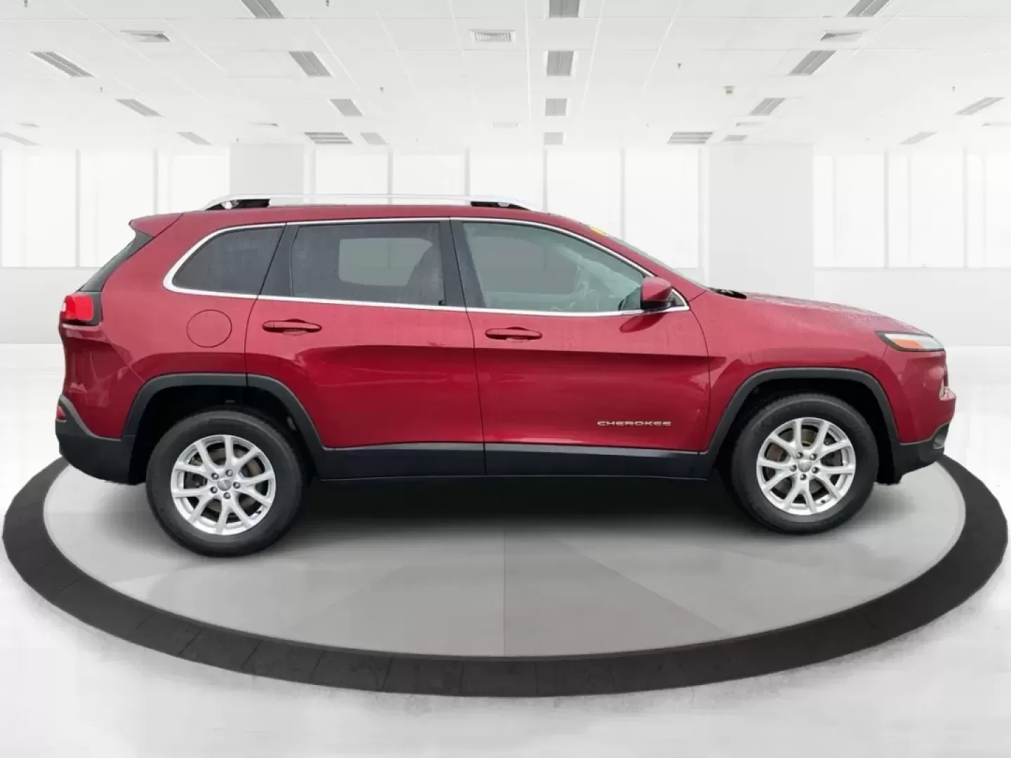 2015 Jeep Cherokee Latitude (1C4PJMCB4FW) with an Other engine, located at 1230 East Main St, Xenia, OH, 45385, (937) 908-9800, 39.688026, -83.910172 - **Adventure Awaits: 2015 Jeep Cherokee Latitude in Stunning Deep Cherry Red!**<br /> <br /> If you seek a versatile vehicle that effortlessly adapts to your lifestyle, look no further than this 2015 Jeep Cherokee Latitude, perfect for families, commuters, or anyone with a spirit for adventure. With - Photo#1