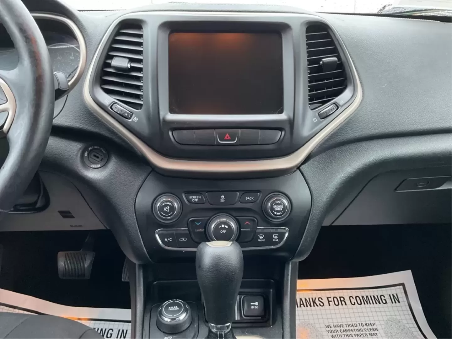 2015 Jeep Cherokee Latitude (1C4PJMCB4FW) with an Other engine, located at 1230 East Main St, Xenia, OH, 45385, (937) 908-9800, 39.688026, -83.910172 - **Adventure Awaits: 2015 Jeep Cherokee Latitude in Stunning Deep Cherry Red!**<br /> <br /> If you seek a versatile vehicle that effortlessly adapts to your lifestyle, look no further than this 2015 Jeep Cherokee Latitude, perfect for families, commuters, or anyone with a spirit for adventure. With - Photo#13
