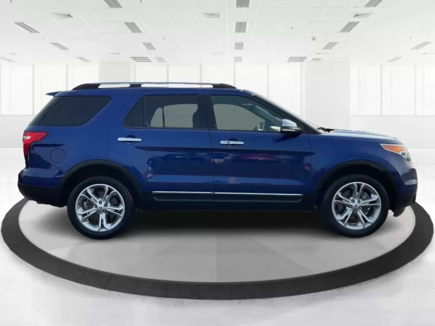 2015 Ford Explorer Limited (1FM5K8F86FG) with an 3.5L V-6 DOHC engine, located at 1230 East Main St, Xenia, OH, 45385, (937) 908-9800, 39.688026, -83.910172 - **Explore Your Next Adventure with the 2015 Ford Explorer Limited at Jamestown Auto Sales!**<br /> <br /> If you're seeking a versatile vehicle that meets the demands of your active lifestyle, look no further than the 2015 Ford Explorer Limited, available now at Jamestown Auto Sales in Xenia, OH. Th - Photo#1