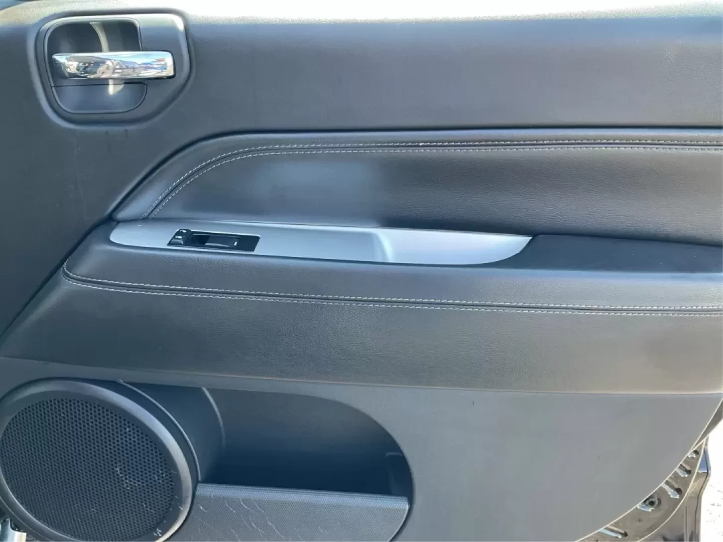 2016 Jeep Compass High Altitude Edition (1C4NJCEA0GD) with an 2L I-4 DOHC engine, located at 1951 S Dayton Lakeview Rd., New Carlisle, OH, 45344, (937) 908-9800, 39.890999, -84.050255 - Experience the thrill of adventure with the 2016 Jeep Compass High Altitude Edition, a versatile SUV designed for those who crave both comfort and capability. Whether you're a growing family seeking reliable transportation, a commuter navigating Riverside's bustling streets, or simply someone who en - Photo#19