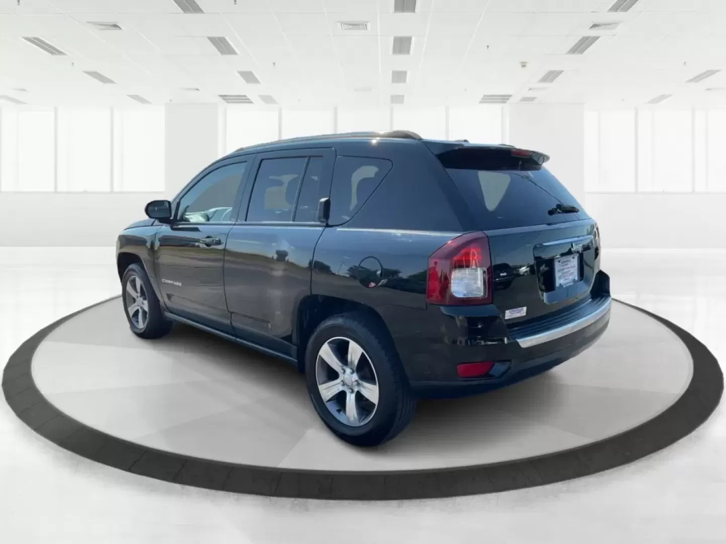 2016 Jeep Compass High Altitude Edition (1C4NJCEA0GD) with an 2L I-4 DOHC engine, located at 401 Woodman Dr, Riverside, OH, 45431, (937) 908-9800, 39.760899, -84.123421 - Experience the thrill of adventure with the 2016 Jeep Compass High Altitude Edition, a versatile SUV designed for those who crave both comfort and capability. Whether you're a growing family seeking reliable transportation, a commuter navigating Riverside's bustling streets, or simply someone who en - Photo#4