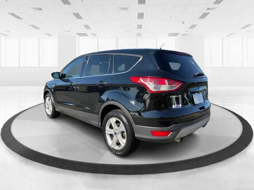 2016 Ford Escape SE (1FMCU9G92GU) with an 2.0L L4 DOHC 16V engine, 6-Speed Automatic transmission, located at 1230 East Main St, Xenia, OH, 45385, (937) 908-9800, 39.688026, -83.910172 - **Adventure Awaits with the 2016 Ford Escape SE at Advantage Car and Credit - New Carlisle!**<br /> <br /> Are you ready to elevate your lifestyle with a vehicle that can handle both your daily commutes and weekend getaways? Look no further than this stunning 2016 Ford Escape SE, available now at Ad - Photo#4