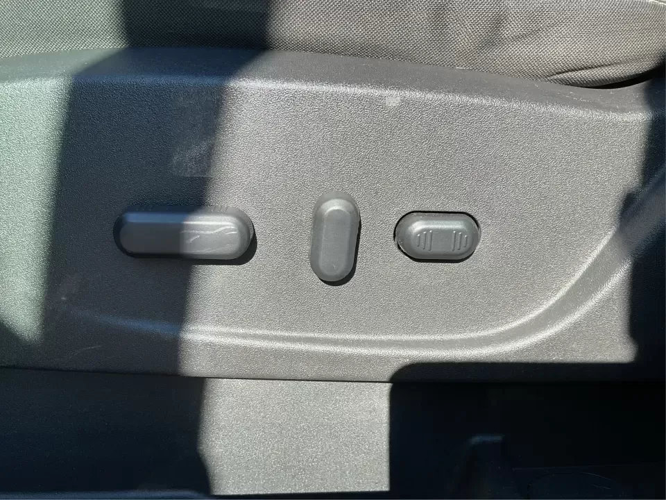 2016 Ford Escape SE (1FMCU9G92GU) with an 2.0L L4 DOHC 16V engine, 6-Speed Automatic transmission, located at 1951 S Dayton Lakeview Rd., New Carlisle, OH, 45344, (937) 908-9800, 39.890999, -84.050255 - **Adventure Awaits with the 2016 Ford Escape SE at Advantage Car and Credit - New Carlisle!**<br /> <br /> Are you ready to elevate your lifestyle with a vehicle that can handle both your daily commutes and weekend getaways? Look no further than this stunning 2016 Ford Escape SE, available now at Ad - Photo#18