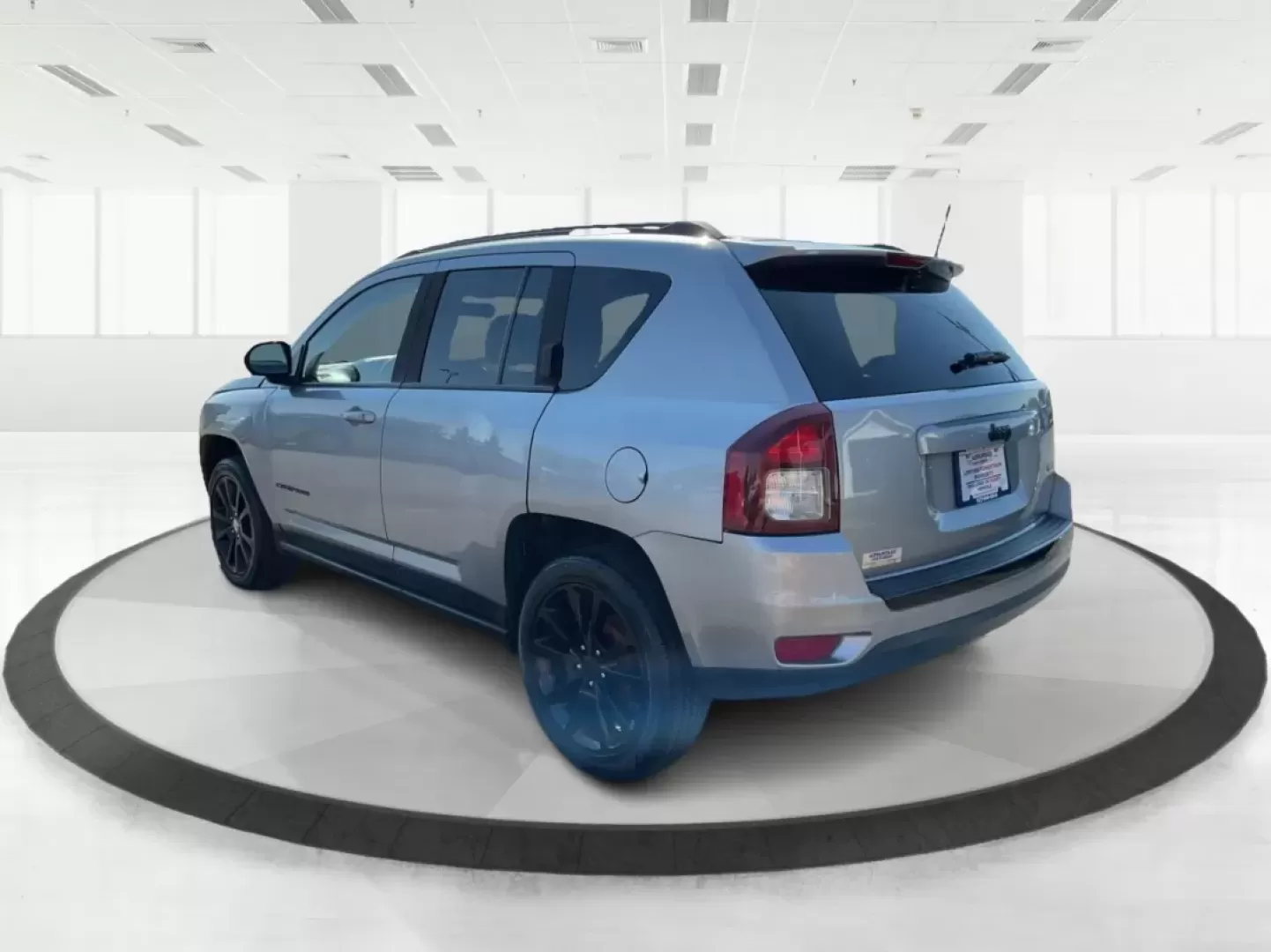 2015 Jeep Compass Altitude Edition (1C4NJCBA6FD) with an 2L I-4 DOHC engine, located at 1951 S Dayton Lakeview Rd., New Carlisle, OH, 45344, (937) 908-9800, 39.890999, -84.050255 - **Adventure Awaits in the 2015 Jeep Compass Altitude Edition at Advantage Car and Credit - Fairborn!**<br /> <br /> Are you ready for your next adventure? The 2015 Jeep Compass Altitude Edition is your perfect companion for weekend getaways, family road trips, or even your daily commute! This versat - Photo#4