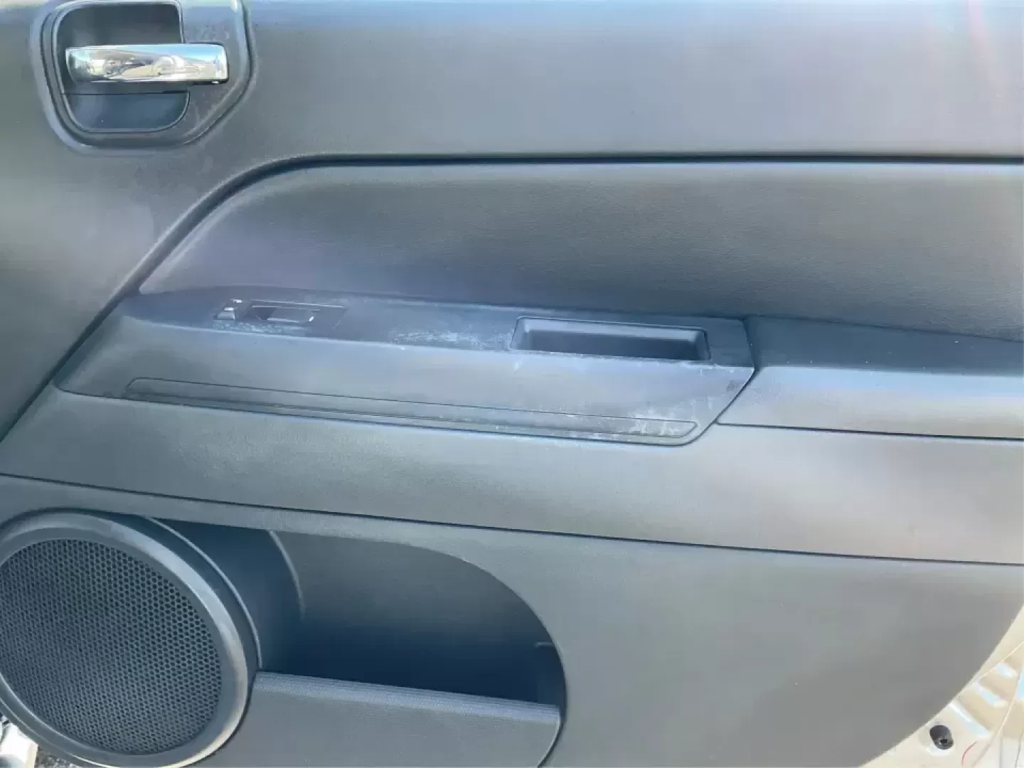 2015 Jeep Compass Altitude Edition (1C4NJCBA6FD) with an 2L I-4 DOHC engine, Continuously Variable Transmission (CVT) transmission, located at 8750 N County Rd 25A, Piqua, OH, 45356, (937) 908-9800, 40.164391, -84.232513 - **Adventure Awaits in the 2015 Jeep Compass Altitude Edition at Advantage Car and Credit - Fairborn!**<br /> <br /> Are you ready for your next adventure? The 2015 Jeep Compass Altitude Edition is your perfect companion for weekend getaways, family road trips, or even your daily commute! This versat - Photo#18