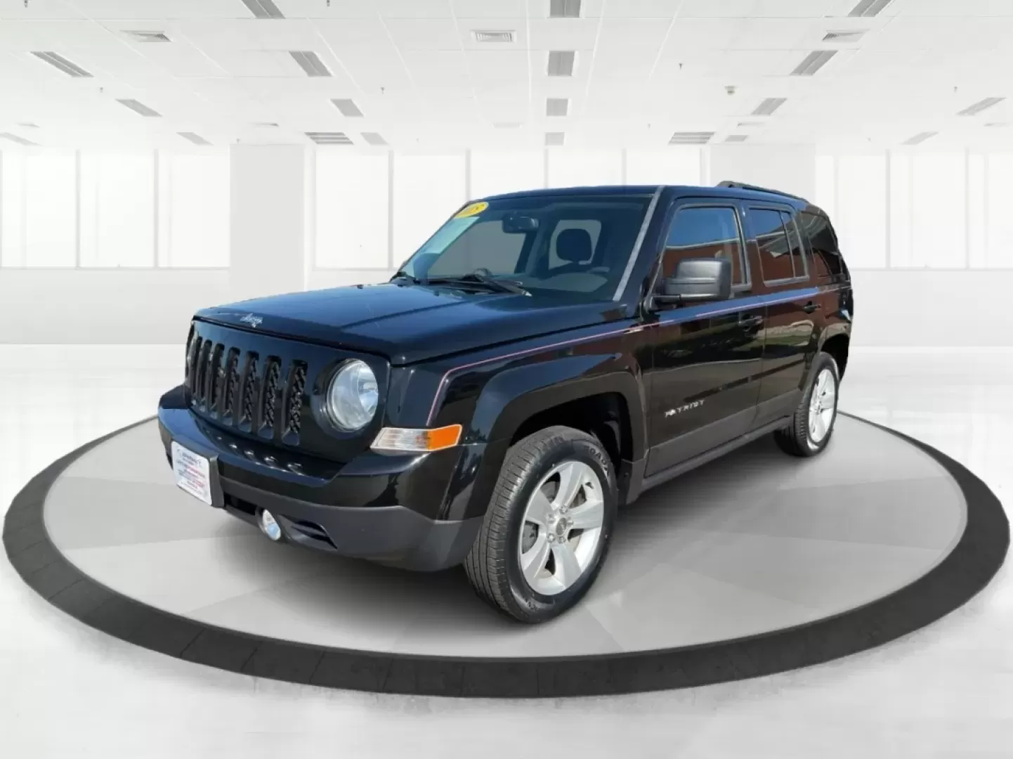 2015 Jeep Patriot Latitude (1C4NJRFB6FD) with an 2.4L I-4 DOHC engine, located at 1099 N County Rd 25A , Troy, OH, 45373, (937) 908-9800, 40.057079, -84.212883 - Discover the freedom of adventure with this 2015 Jeep Patriot Latitude, perfect for those who crave weekend getaways or family outings. With ample space and rugged capabilities, this SUV is designed for both urban commuting and off-road excursions. Whether you're navigating Troy's scenic backroads o - Photo#8