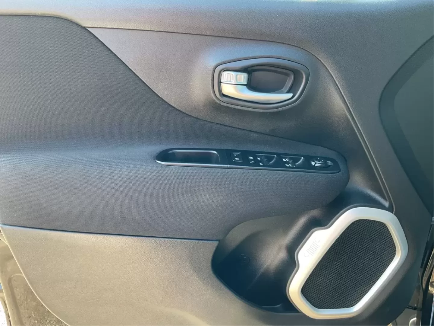 2018 Jeep Renegade Sport 4x4 (ZACCJBAB1JP) with an Other engine, located at 8750 N County Rd 25A, Piqua, OH, 45356, (937) 908-9800, 40.164391, -84.232513 - Are you in search of a versatile vehicle that seamlessly adapts to your on-the-go lifestyle? Look no further than the **2018 Jeep Renegade Sport 4x4**, now available at **Advantage Car and Credit** in Piqua, OH. Perfect for weekend adventures, daily commutes, or family outings, this crossover offers - Photo#16
