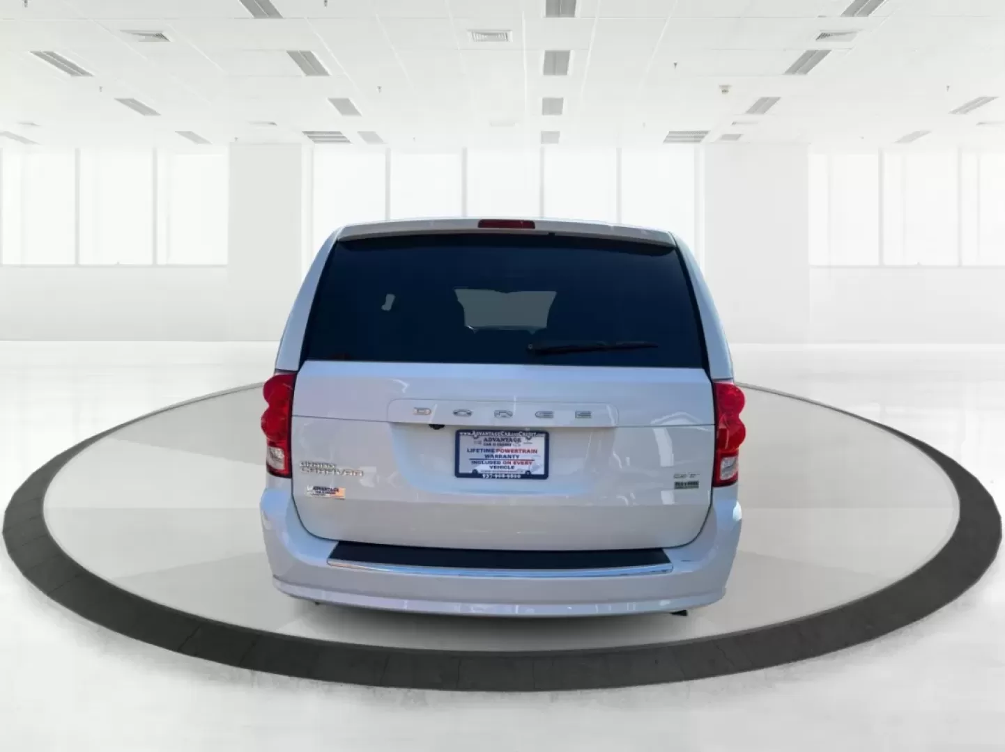 2017 Dodge Grand Caravan GT (2C4RDGEGXHR) with an Pentastar 3.6L V-6 DOHC engine, located at 8750 N County Rd 25A, Piqua, OH, 45356, (937) 908-9800, 40.164391, -84.232513 - Are you searching for the perfect family vehicle that offers both comfort and versatility? Look no further! At Advantage Car and Credit in Piqua, OH, we proudly present this 2017 Dodge Grand Caravan GT, designed to elevate your family adventures while keeping your budget in check. This spacious pass - Photo#3