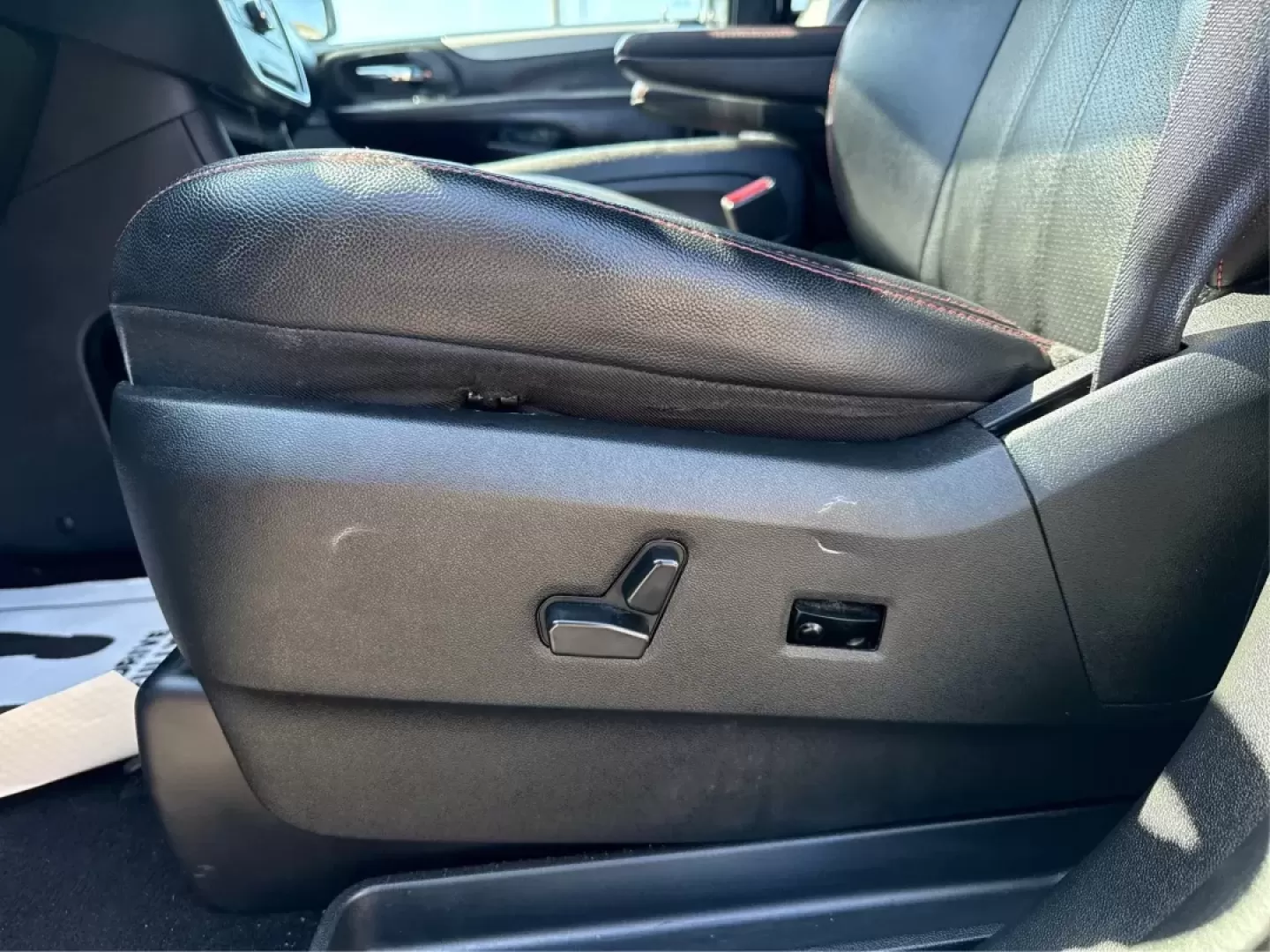 2017 Dodge Grand Caravan GT (2C4RDGEGXHR) with an Pentastar 3.6L V-6 DOHC engine, located at 8750 N County Rd 25A, Piqua, OH, 45356, (937) 908-9800, 40.164391, -84.232513 - Are you searching for the perfect family vehicle that offers both comfort and versatility? Look no further! At Advantage Car and Credit in Piqua, OH, we proudly present this 2017 Dodge Grand Caravan GT, designed to elevate your family adventures while keeping your budget in check. This spacious pass - Photo#18
