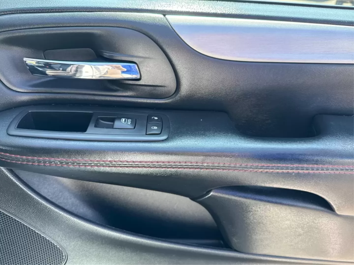 2017 Dodge Grand Caravan GT (2C4RDGEGXHR) with an Pentastar 3.6L V-6 DOHC engine, located at 8750 N County Rd 25A, Piqua, OH, 45356, (937) 908-9800, 40.164391, -84.232513 - Are you searching for the perfect family vehicle that offers both comfort and versatility? Look no further! At Advantage Car and Credit in Piqua, OH, we proudly present this 2017 Dodge Grand Caravan GT, designed to elevate your family adventures while keeping your budget in check. This spacious pass - Photo#20