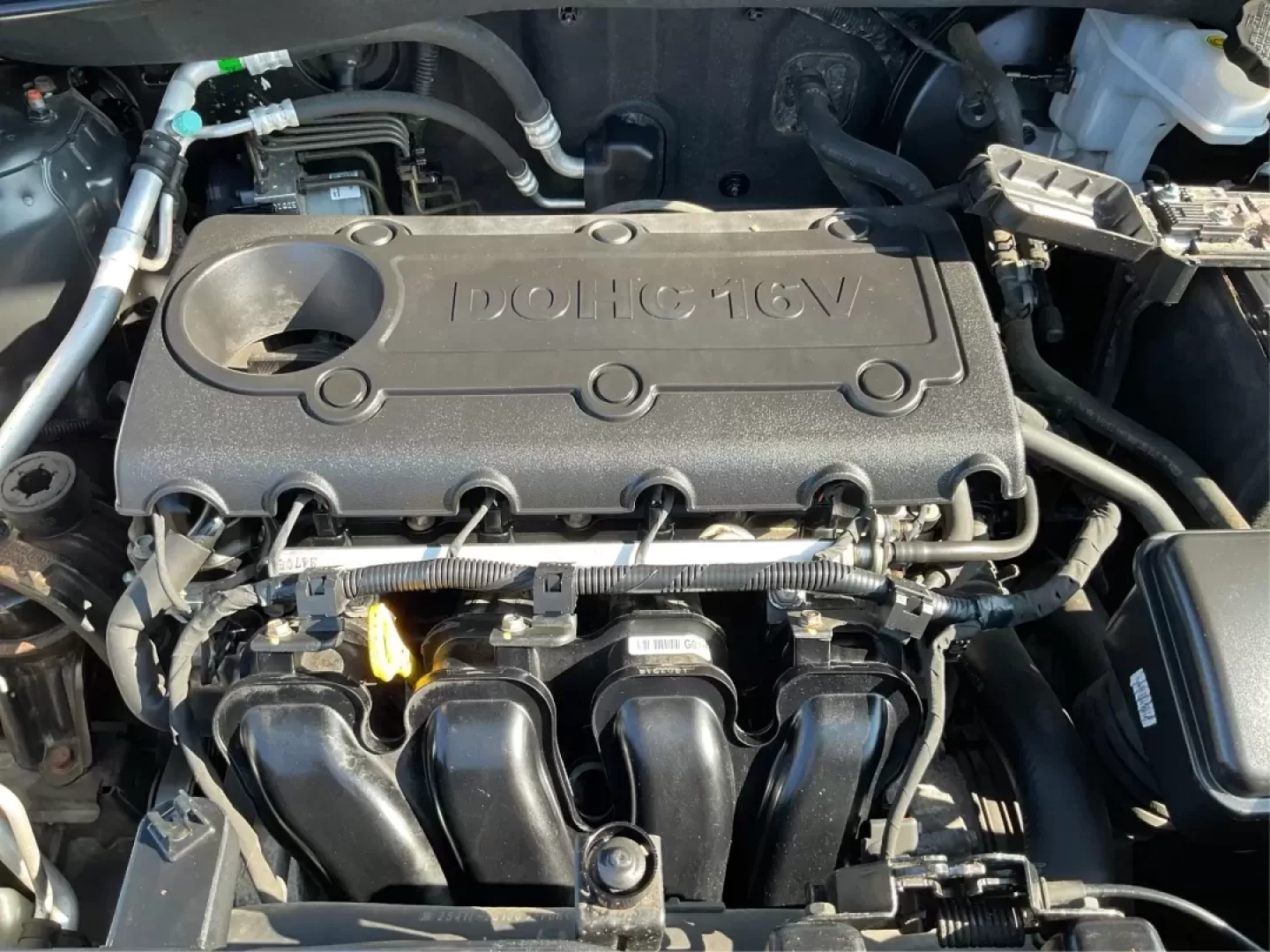2013 Hyundai Tucson Limited (KM8JUCAC1DU) with an Theta II 2.4L I-4 DOHC engine, located at 880 E. National Road, Vandalia, OH, 45377, (937) 908-9800, 39.891918, -84.183594 - **Adventure Awaits: Discover the 2013 Hyundai Tucson Limited at Advantage Car and Credit - Vandalia!**<br /> <br /> Are you ready for your next family road trip or weekend adventure? The 2013 Hyundai Tucson Limited is here to elevate your driving experience while accommodating the needs of your life - Photo#10