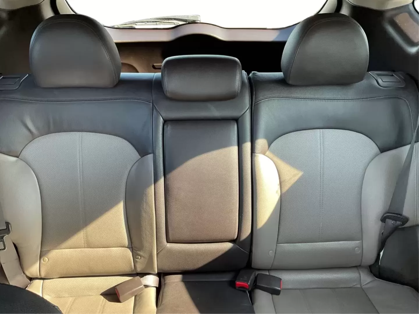 2013 Hyundai Tucson Limited (KM8JUCAC1DU) with an Theta II 2.4L I-4 DOHC engine, located at 880 E. National Road, Vandalia, OH, 45377, (937) 908-9800, 39.891918, -84.183594 - **Adventure Awaits: Discover the 2013 Hyundai Tucson Limited at Advantage Car and Credit - Vandalia!**<br /> <br /> Are you ready for your next family road trip or weekend adventure? The 2013 Hyundai Tucson Limited is here to elevate your driving experience while accommodating the needs of your life - Photo#13
