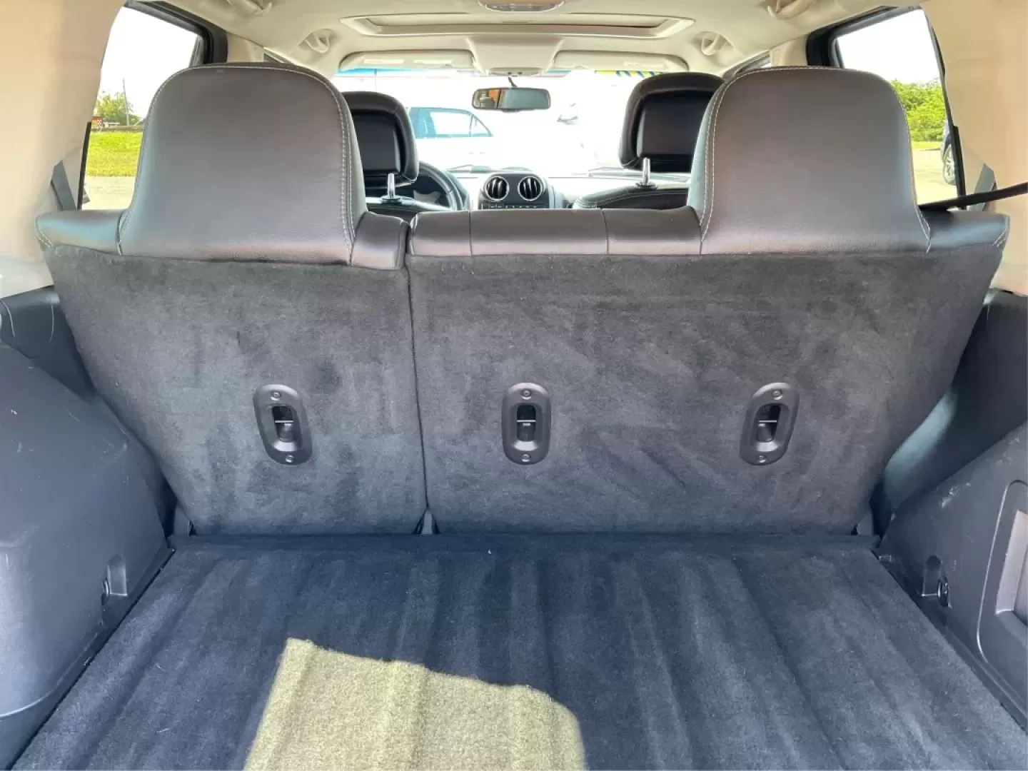 2016 Jeep Patriot High Altitude Edition (1C4NJPFA3GD) with an 2L I-4 DOHC engine, located at 1951 S Dayton Lakeview Rd., New Carlisle, OH, 45344, (937) 908-9800, 39.890999, -84.050255 - Explore the open roads and off-the-beaten-path adventures with this stunning 2016 Jeep Patriot High Altitude Edition, available now at Advantage Car and Credit in New Carlisle, OH. If you're a weekend warrior looking for a reliable and versatile SUV that accommodates your active lifestyle, this Jeep - Photo#12