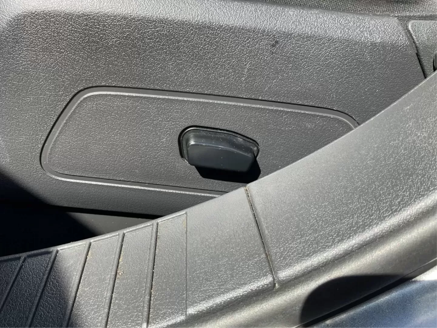 2016 Jeep Patriot High Altitude Edition (1C4NJPFA3GD) with an 2L I-4 DOHC engine, located at 1951 S Dayton Lakeview Rd., New Carlisle, OH, 45344, (937) 908-9800, 39.890999, -84.050255 - Explore the open roads and off-the-beaten-path adventures with this stunning 2016 Jeep Patriot High Altitude Edition, available now at Advantage Car and Credit in New Carlisle, OH. If you're a weekend warrior looking for a reliable and versatile SUV that accommodates your active lifestyle, this Jeep - Photo#17