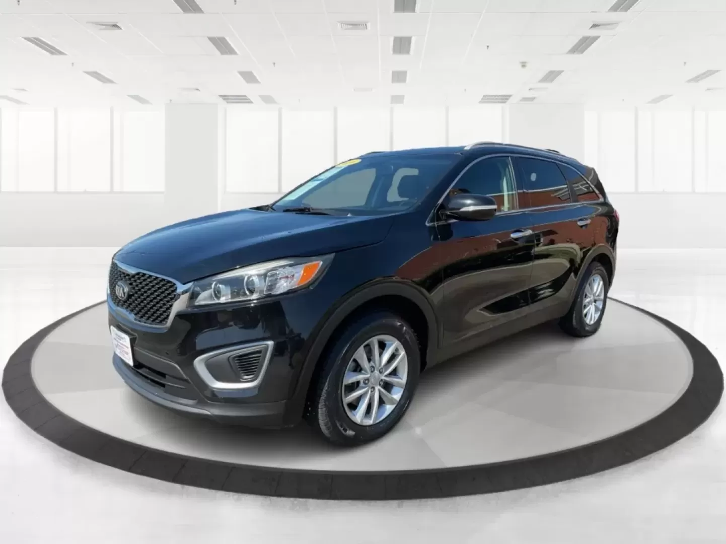 2016 Kia Sorento 2.4L LX (5XYPG4A31GG) with an 2.4L I-4 gasoline direct injection engine, located at 1951 S Dayton Lakeview Rd., New Carlisle, OH, 45344, (937) 908-9800, 39.890999, -84.050255 - **Experience the Road Like Never Before with the 2016 Kia Sorento!**<br /> <br /> Are you ready to elevate your daily commute or family road trips? The 2016 Kia Sorento offers a perfect blend of versatility, comfort, and technology, making it an ideal choice for growing families and budget-conscious - Photo#8