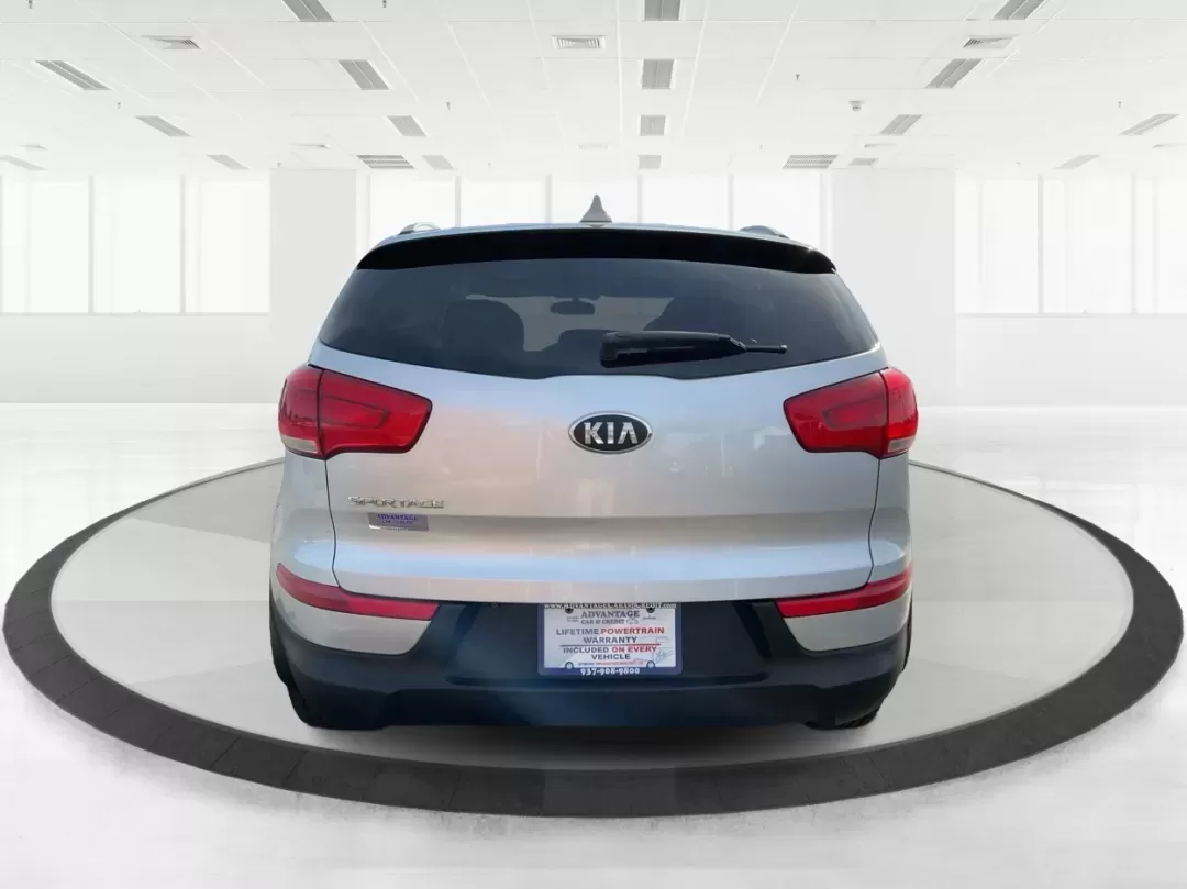 2015 Kia Sportage LX (KNDPBCAC2F7) with an Other engine, located at 401 Woodman Dr, Riverside, OH, 45431, (937) 908-9800, 39.760899, -84.123421 - Are you ready to elevate your driving experience and embark on unforgettable adventures? Look no further than this 2015 Kia Sportage LX, perfect for those who crave a reliable crossover that blends style with versatility. Whether you're commuting to work, shuttling the kids to school, or planning a - Photo#3