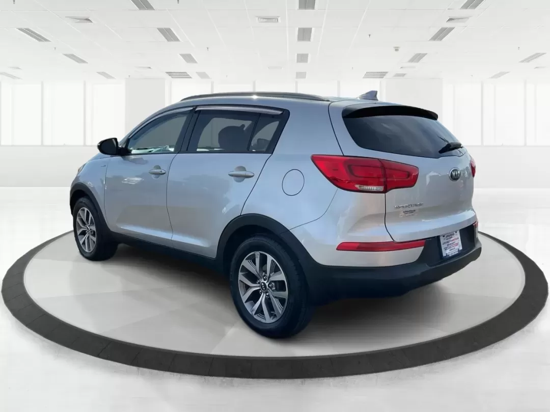 2015 Kia Sportage LX (KNDPBCAC2F7) with an Other engine, located at 401 Woodman Dr, Riverside, OH, 45431, (937) 908-9800, 39.760899, -84.123421 - Are you ready to elevate your driving experience and embark on unforgettable adventures? Look no further than this 2015 Kia Sportage LX, perfect for those who crave a reliable crossover that blends style with versatility. Whether you're commuting to work, shuttling the kids to school, or planning a - Photo#4