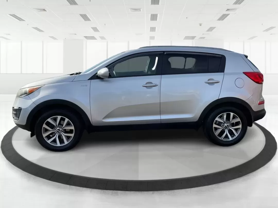 2015 Kia Sportage LX (KNDPBCAC2F7) with an Other engine, located at 880 E. National Road, Vandalia, OH, 45377, (937) 908-9800, 39.891918, -84.183594 - Are you ready to elevate your driving experience and embark on unforgettable adventures? Look no further than this 2015 Kia Sportage LX, perfect for those who crave a reliable crossover that blends style with versatility. Whether you're commuting to work, shuttling the kids to school, or planning a - Photo#5