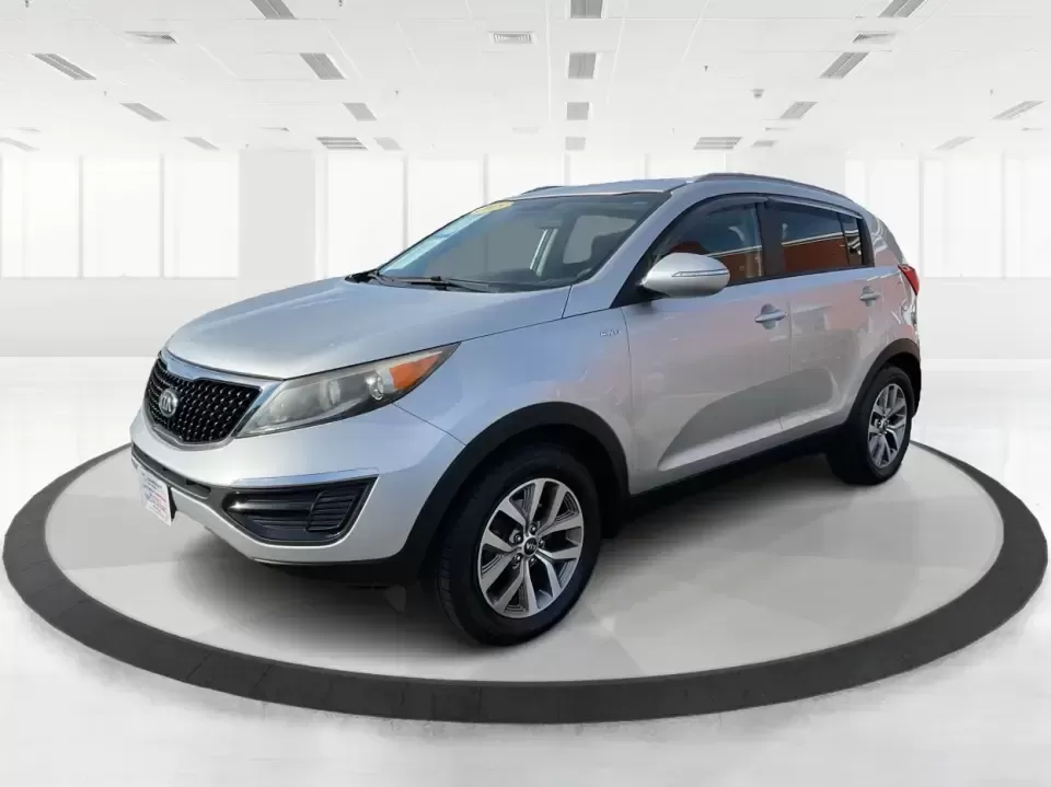 2015 Kia Sportage LX (KNDPBCAC2F7) with an 2.4L V6 DOHC 24V engine, 6-Speed Automatic transmission, located at 1099 N County Rd 25A , Troy, OH, 45373, (937) 908-9800, 40.057079, -84.212883 - Are you ready to elevate your driving experience and embark on unforgettable adventures? Look no further than this 2015 Kia Sportage LX, perfect for those who crave a reliable crossover that blends style with versatility. Whether you're commuting to work, shuttling the kids to school, or planning a - Photo#8