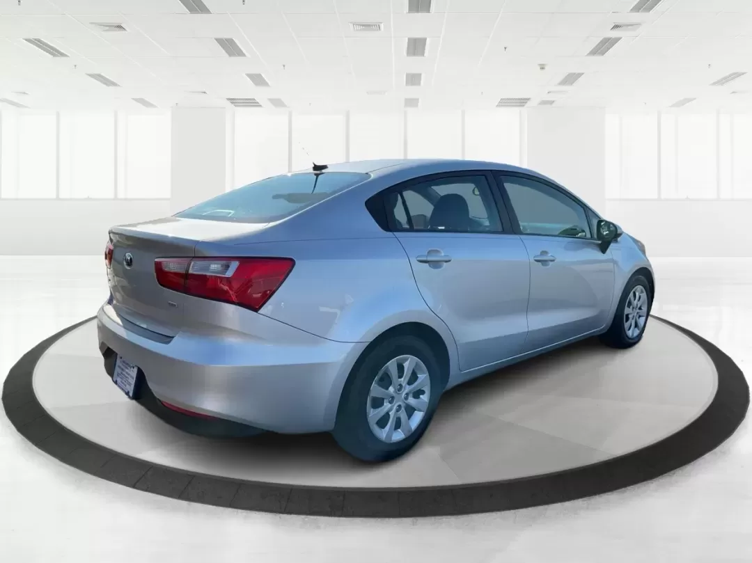 2017 Kia Rio LX (KNADM4A32H6) with an Gamma 1.6L I-4 gasoline direct injection engine, 6A transmission, located at 880 E. National Road, Vandalia, OH, 45377, (937) 908-9800, 39.891918, -84.183594 - **Discover Ultimate Convenience with the 2017 Kia Rio at Advantage Car and Credit - Riverside!**<br /> <br /> Are you in search of a reliable vehicle that perfectly balances style and efficiency? The 2017 Kia Rio, located at Advantage Car and Credit in Riverside, OH, is an ideal choice for budget-co - Photo#2