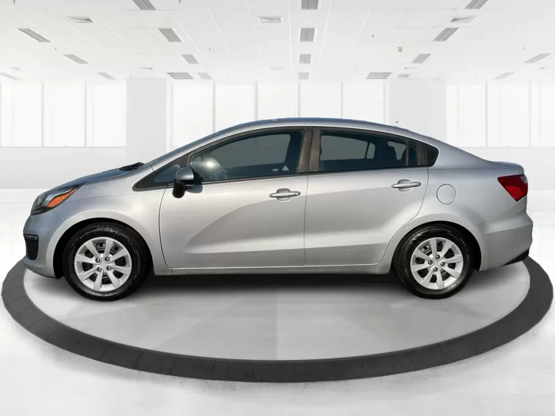 2017 Kia Rio LX (KNADM4A32H6) with an Gamma 1.6L I-4 gasoline direct injection engine, 6A transmission, located at 880 E. National Road, Vandalia, OH, 45377, (937) 908-9800, 39.891918, -84.183594 - **Discover Ultimate Convenience with the 2017 Kia Rio at Advantage Car and Credit - Riverside!**<br /> <br /> Are you in search of a reliable vehicle that perfectly balances style and efficiency? The 2017 Kia Rio, located at Advantage Car and Credit in Riverside, OH, is an ideal choice for budget-co - Photo#5