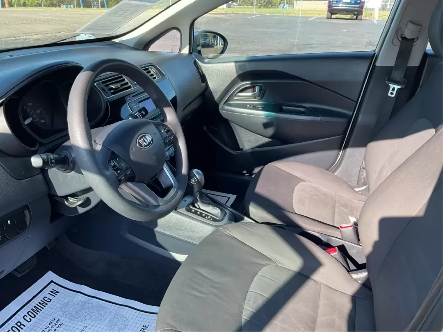 2017 Kia Rio LX (KNADM4A32H6) with an Gamma 1.6L I-4 gasoline direct injection engine, located at 880 E. National Road, Vandalia, OH, 45377, (937) 908-9800, 39.891918, -84.183594 - **Discover Ultimate Convenience with the 2017 Kia Rio at Advantage Car and Credit - Riverside!**<br /> <br /> Are you in search of a reliable vehicle that perfectly balances style and efficiency? The 2017 Kia Rio, located at Advantage Car and Credit in Riverside, OH, is an ideal choice for budget-co - Photo#9