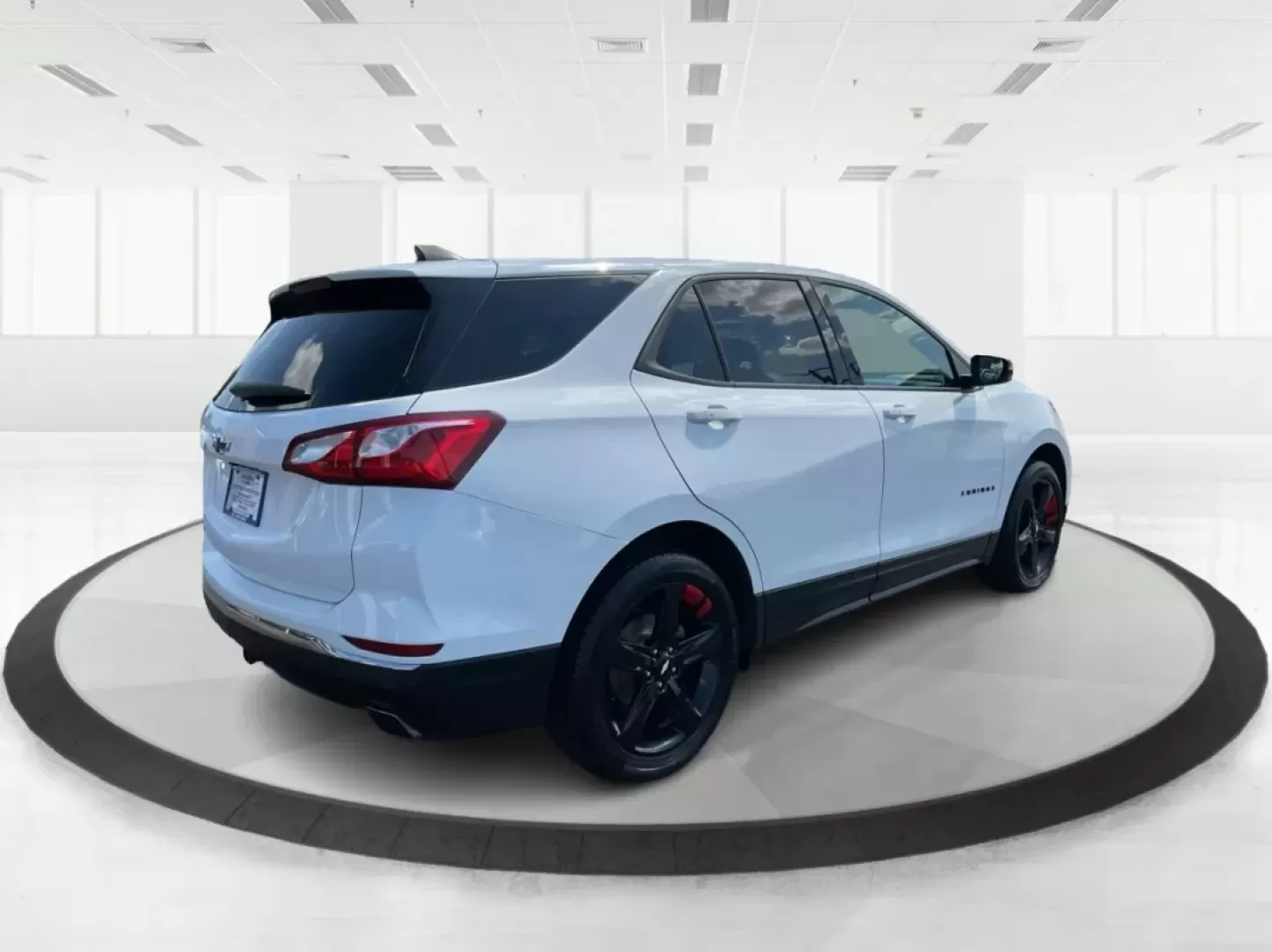 2019 Chevrolet Equinox LT (2GNAXLEX3K6) with an 2L I-4 gasoline direct injection engine, located at 4508 South Dixie Dr, Moraine, OH, 45439, (937) 908-9800, 39.689976, -84.218452 - Discover the perfect blend of comfort, style, and capability with the 2019 Chevrolet Equinox LT at Advantage Car and Credit - Moraine! If you're searching for a vehicle that seamlessly fits into your lifestyle-whether you're a growing family needing space for weekend adventures or a daily commuter l - Photo#2