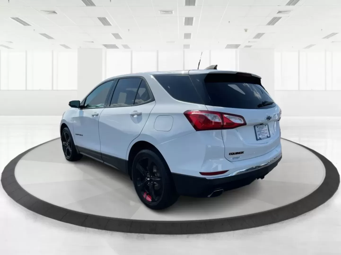 2019 Chevrolet Equinox LT (2GNAXLEX3K6) with an 2L I-4 gasoline direct injection engine, located at 4508 South Dixie Dr, Moraine, OH, 45439, (937) 908-9800, 39.689976, -84.218452 - Discover the perfect blend of comfort, style, and capability with the 2019 Chevrolet Equinox LT at Advantage Car and Credit - Moraine! If you're searching for a vehicle that seamlessly fits into your lifestyle-whether you're a growing family needing space for weekend adventures or a daily commuter l - Photo#4